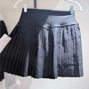 BRAND NEW ALO SKIRT